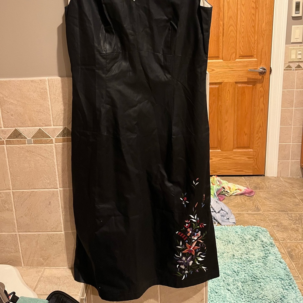NWOT Black dress with embroidered floral bottom size 8